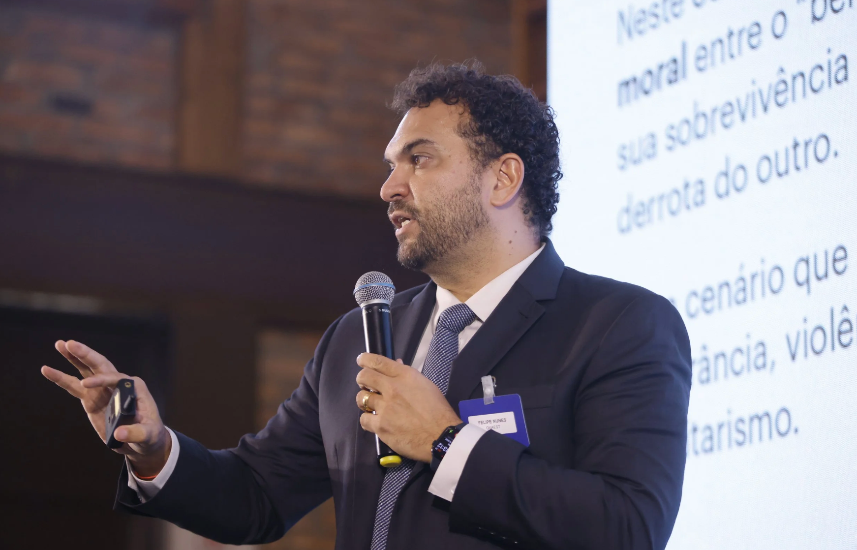 Felipe Nunes, diretor da Quaest, analisa resultados do primeiro turno das eleições brasileiras de 2026 com foco no voto útil da direita e viradas estaduais