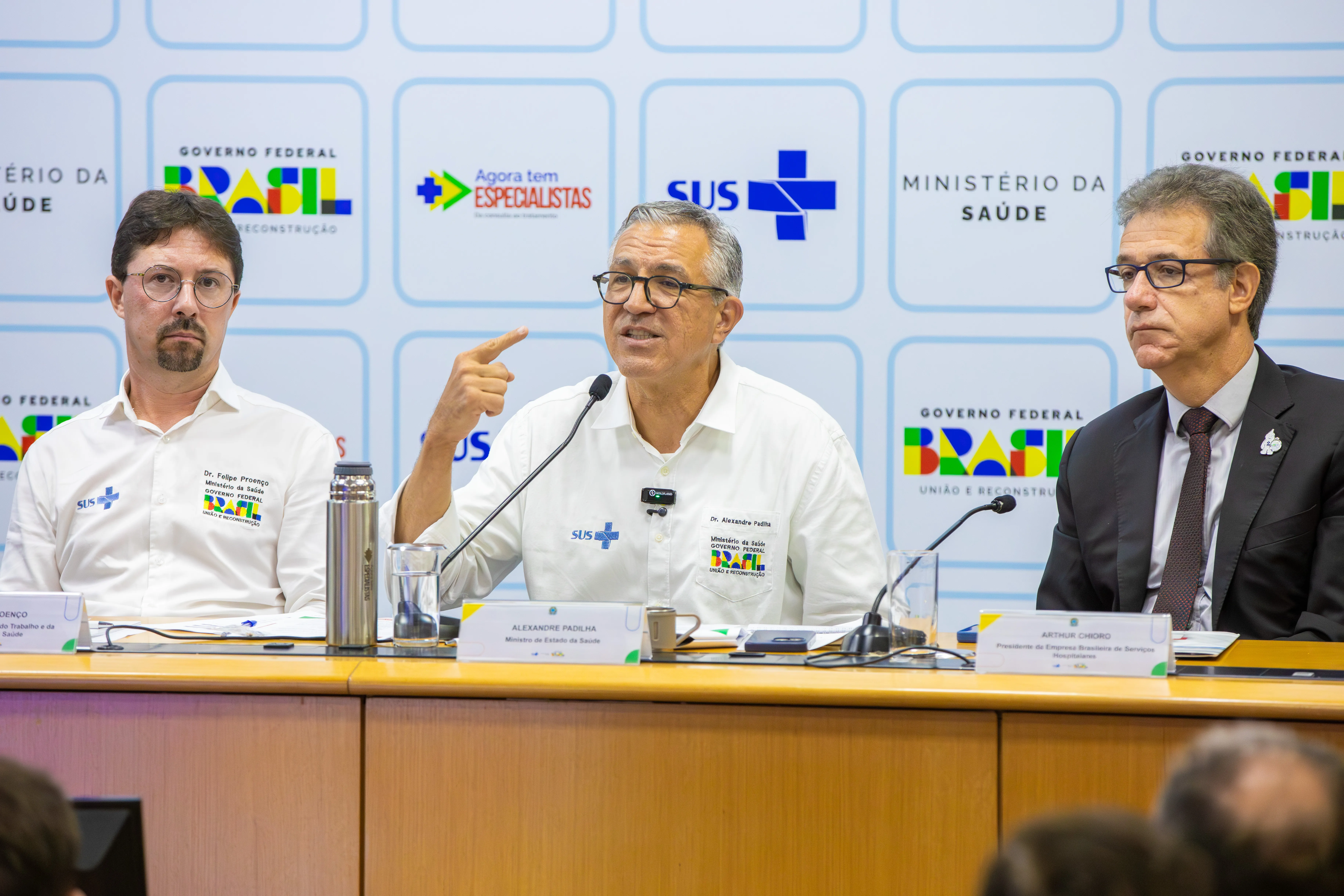 Ministro Alexandre Padilha em evento oficial anunciando proposta de reformulação da Tabela SUS com novos critérios de remuneração para procedimentos médicos